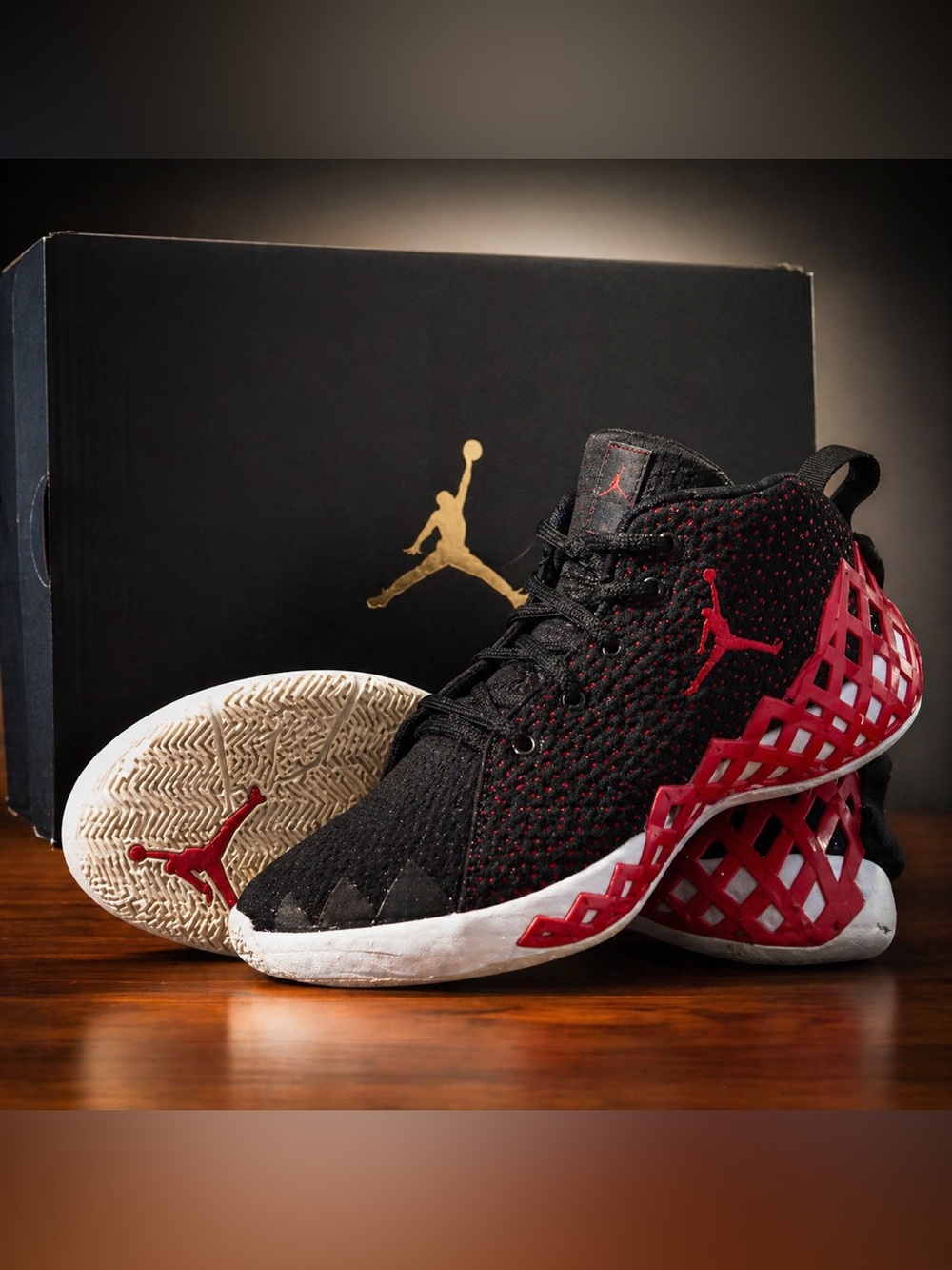 Jordan Jumpman Diamond Mid Basketball Shoes Men 10.5 Black Red Sneakers w Box